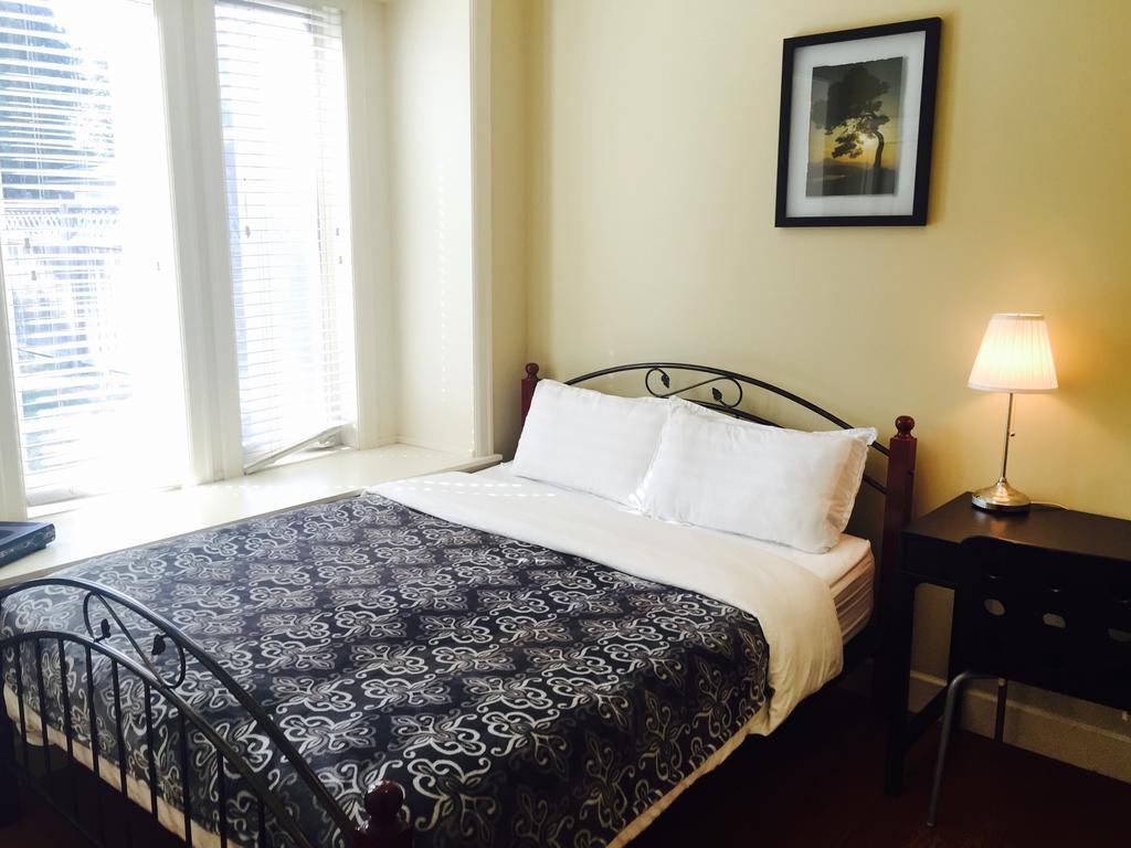 Imperial House Bed & Breakfast Burnaby Bilik gambar